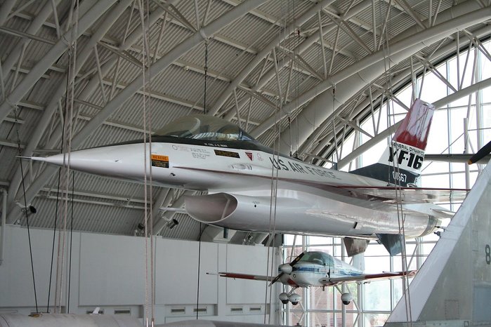 Ͼ װּͿ õ YF-16 <ó (cc) Rtphokie at wikimedia.org>