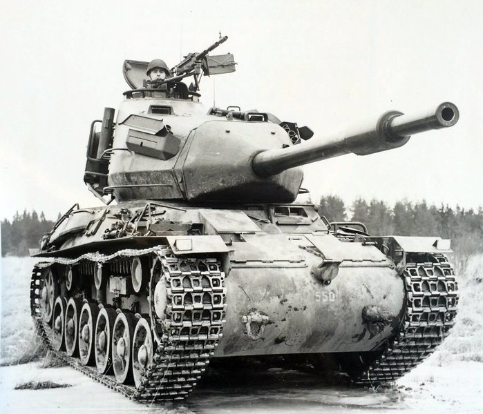  ޿  M-42   Strv-74  <ó: Public Domain>