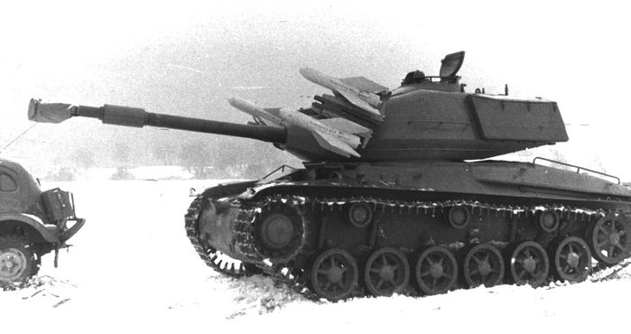 Strv-74   ݷ RB 52 ̻ ϴ  ߵǱ⵵ ߾. <ó: Public Domain>
