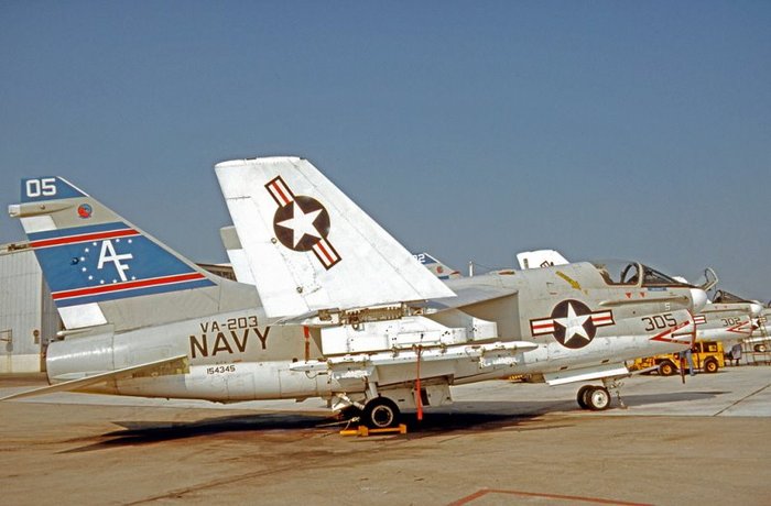 A-7A < ó : (cc) RuthAS at Wikimedia.org >