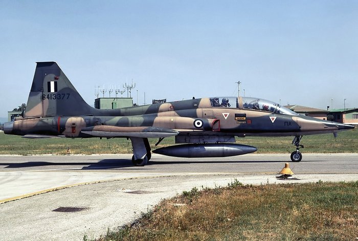׸  F-5B ȯƷñ <ó : Aldo Bidini at wikimedia.org>