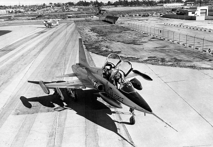 F-5A   ӹ  F-5B   <ó :  >