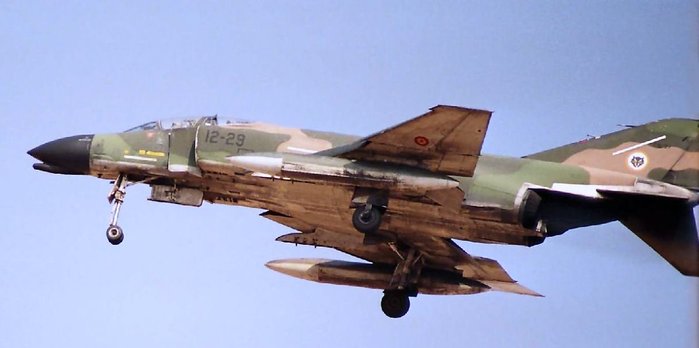 C.12ε зǴ   F-4C  <ó: Public Domain>