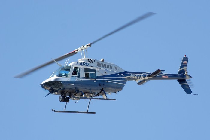 벨 206 헬리콥터 <출처 : Mfield at wikimedia.org>