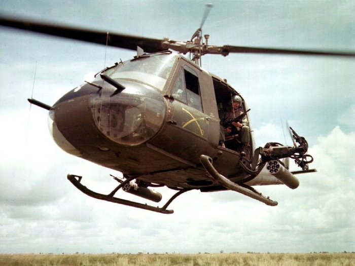 UH-1B 무장 헬리콥터 <출처 : 미 육군>