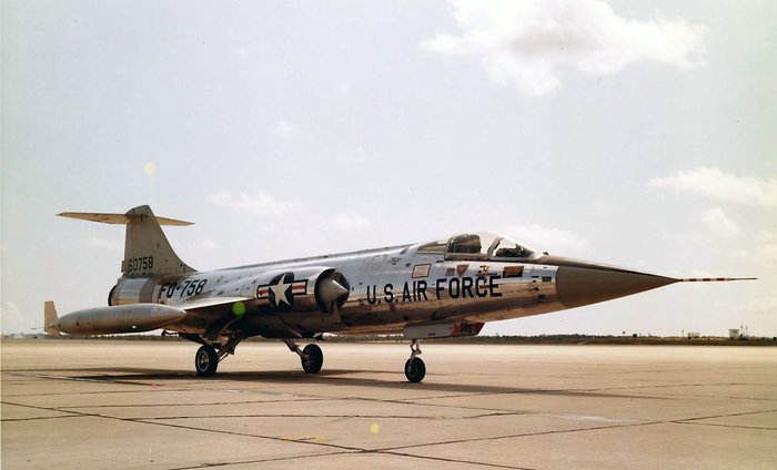 F-104A Ÿ. <ó:  >