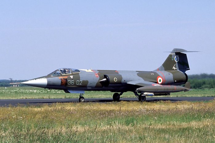 Ż  F-104S <ó: Ż >