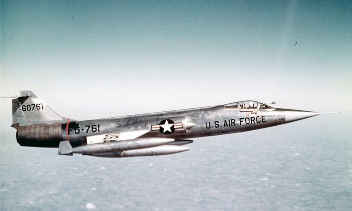    ü Ϻο  ũ ϰ   F-104A ü . <ó:  >