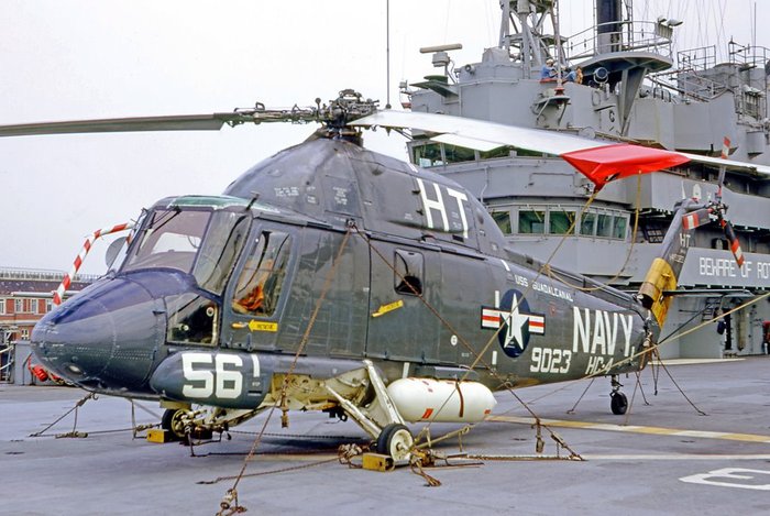  ӹ  LPH-7 īԿ  UH-2A ýƮ  <ó : RuthAS at wikimedia.org>