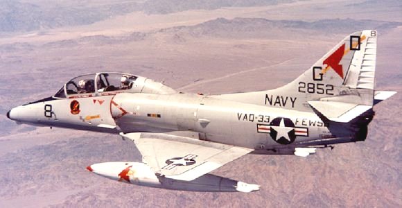 EA-4F  Ʒñ <ó: Public Domain>
