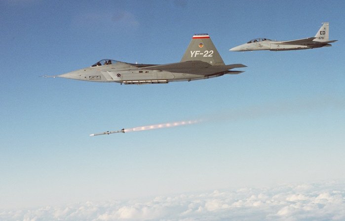 AIM-120 ϶ ߻ϴ YF-22 2ȣ <ó:  ƾ>