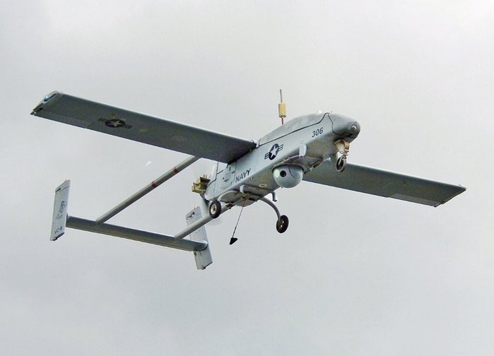  ر RQ-2B ̿Ͼ UAV <ó: PM2 Daniel J. McLain /  ر>