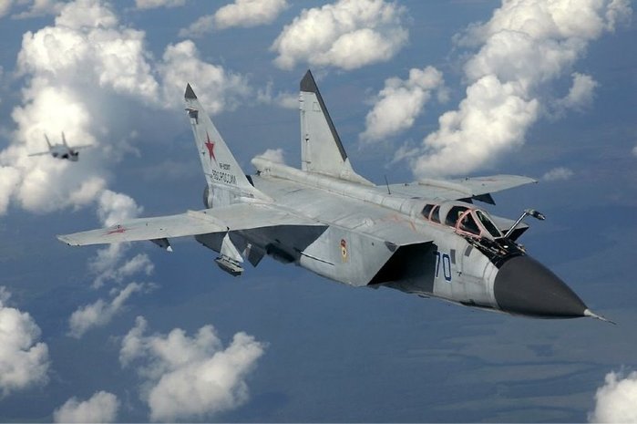 MiG-31B <ó: (cc) Dmitriy Pichugin at Wikimedia.org >