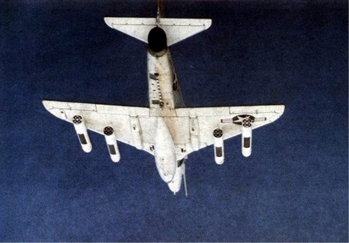 4 LAU-10 带   ر Ҽ A-4F ݱ. <ó: Public Domain >