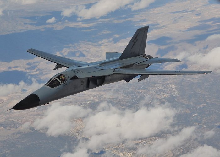 2009년 레드 플래그 연습에서 청군 소속으로 비행 중인 왕립 호주공군 F-111C의 모습. <출처: 미공군/Gary Emery>