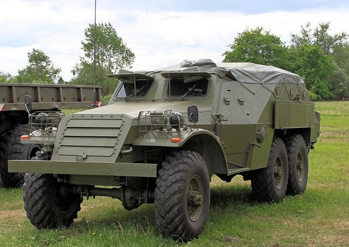 1950  ġ BTR-152. ҷ   ¼尩.  APC ϱ⿡ 尩 ؼ 2  Ʈ  Ҹ ߴ. <ó: (cc) LutzBruno at Wikimedia.org >