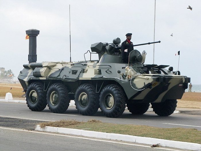 ī Ҽ BTR-80. BTR ø  󿡼   尩. <ó: (cc) Chamal Pathiranal at Wikimedia.org >
