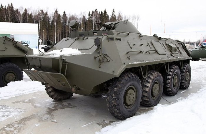  ϴ ҷ(þ) APC ⺻ Ǵ BTR-60 <ó: (cc) Vitaly V. Kuzmin at Wikimedia.org >