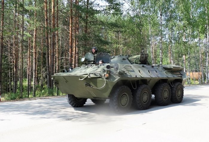 BTR-70  븦   Ǹ  ̸  Ǿ. <ó: (cc) Mil.ru at Wikimedia.org >