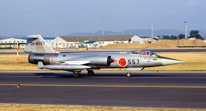 Ϻ ڴ F-104  <ó: geocities.jp/chibikyau>