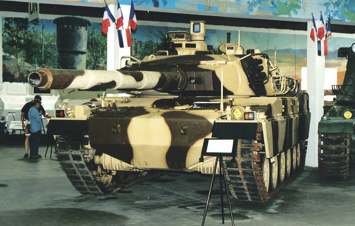 ҹ(Saumur)  ڹ   AMX-40. <ó: Wikimedia Commons>