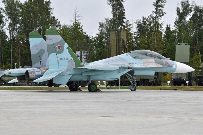 Su-30  Ǿ Su-27UB Ʒñ <ó: (cc) Alan Wilson at Wikimedia>