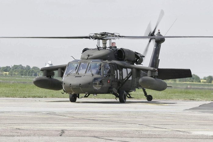 UH-60A ȣũ <ó: Public Domain>