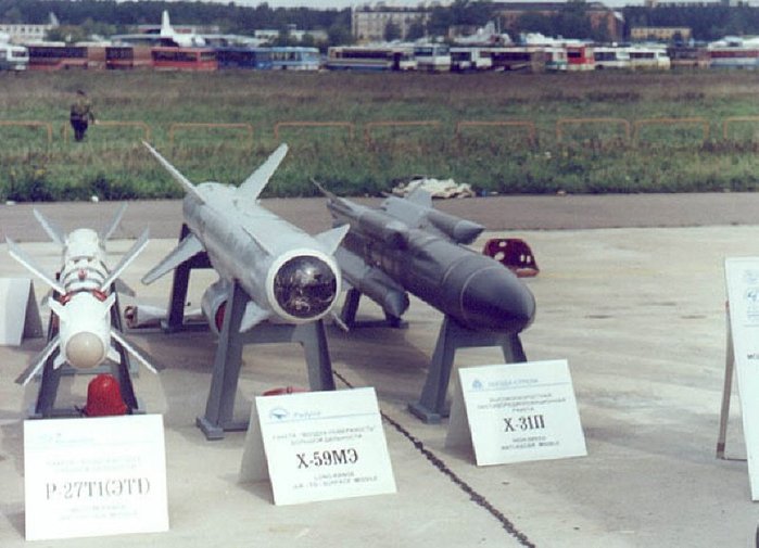 Kh-31P <ó: (cc) Jno at Wikimedia.org >