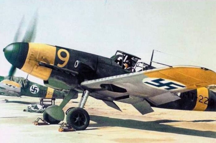 Bf 109G-2 <ó: Public Domain >