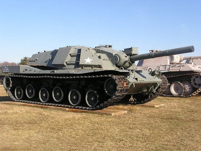 з  MBT-70.  M60 MBT-70 ġ  ߻ϴ    ̾. <ó: (cc) Raymond Douglas Veydt at Wikimedia.org >