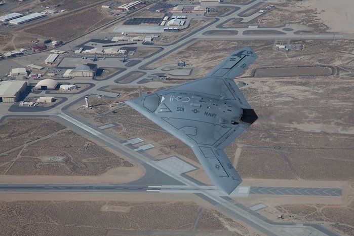 UCAS-D         ر X-47B. <ó:  /Chris Neill>