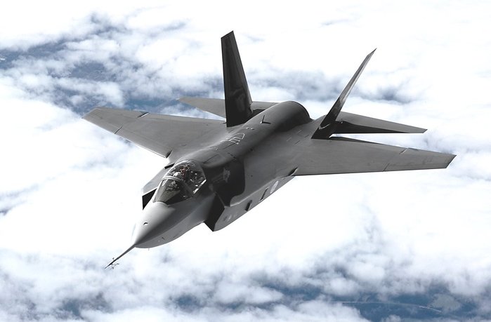 X-35 ̹ 뼺 ŵ F-22 踦 ִ ȰϿ . <ó: Lockheed Martin>