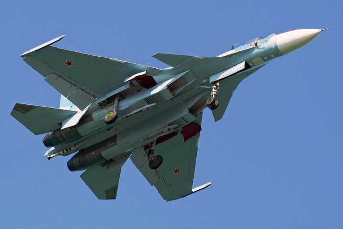 Su-33 Ϻ .       ۵Ǿ   ũ Ĺ̿ Ǿ. <ó: (cc) Igor Bubin at Wikimedia.org >