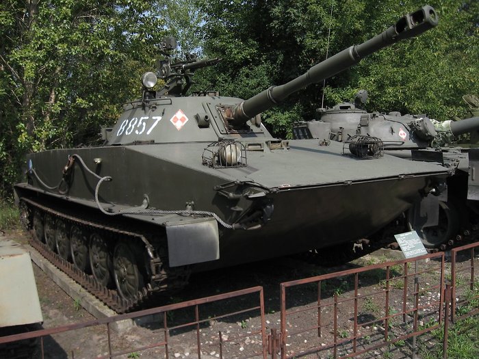 ٸٿ õ 尡 ߴ PT-76 <ó : (cc) SuperTank17 at wikimedia.org>