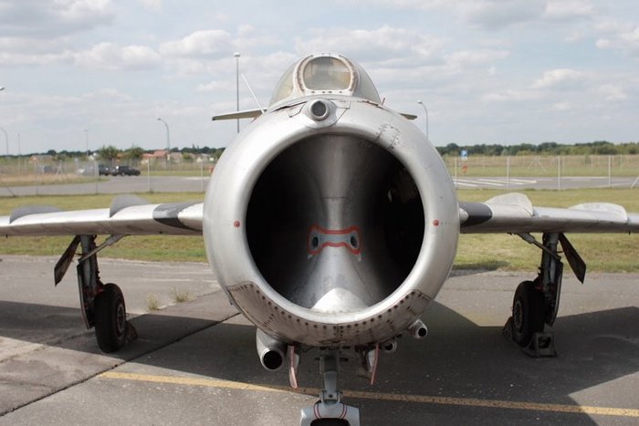 λ  ũ. ̷  MiG-21 ̾鼭 â ҷ Ʈ ¡ó . <ó: (cc) Peter Krajnc at Wikimedia.org >