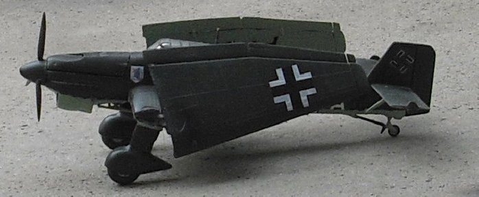 Ju 87C  <ó: (cc) flyz1 at Wikimedia.org >