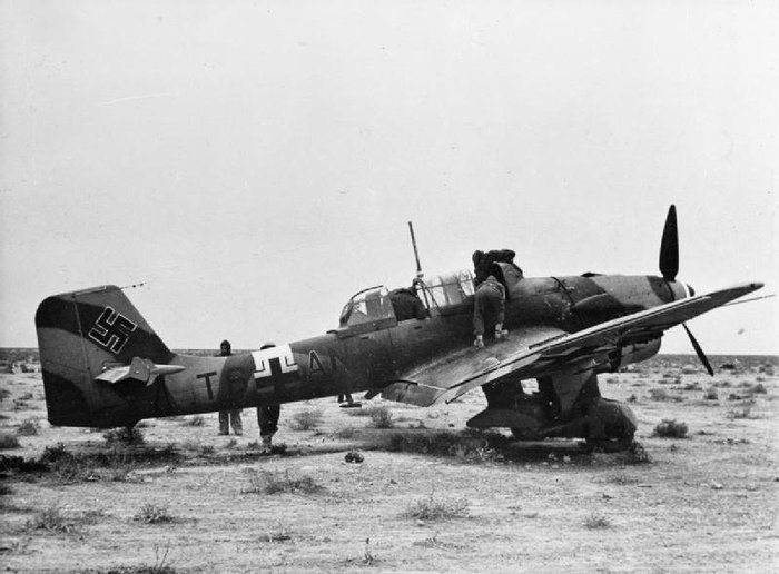 1941 Ͼī  ȹ Ju 87 캸 . 2   ϱ ִ ̸ ׻ Բ ߴ. <ó: Public Domain >