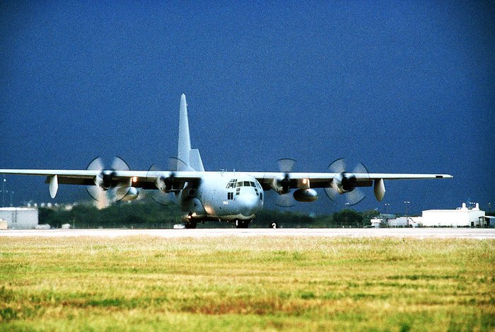 EC-130E Ʈ ַδ ɸ Ӹ ƴ϶  ȭϴ ٸ װ⿴. <ó: US National Archives>