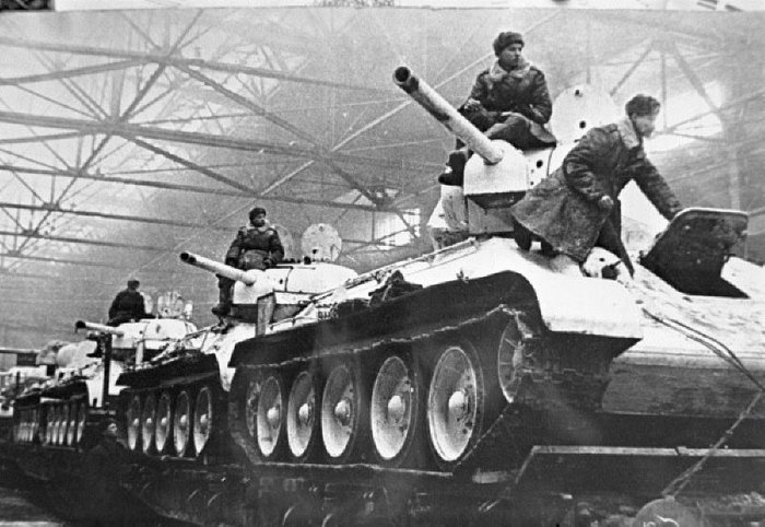 T-34 2      . 翬  Ȱ ƴ. <ó: (c) RIA Novosti archive >