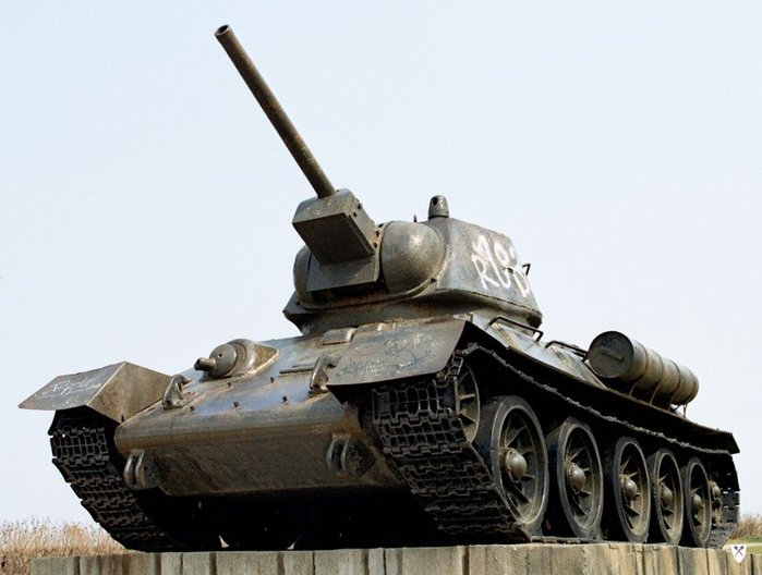 T-34 1943 <ó: (cc) w:en:User:Topory at Wikimedia.org >