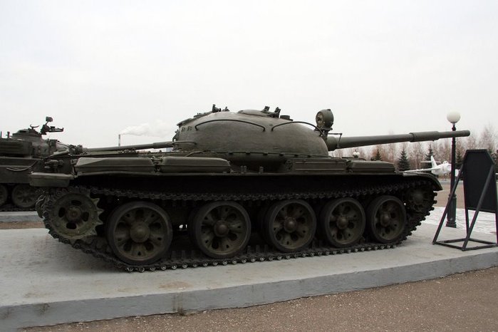 ī  ڹ   T-62 <ó: (cc) Vitaly V. Kuzmin at Wikimedia.org >