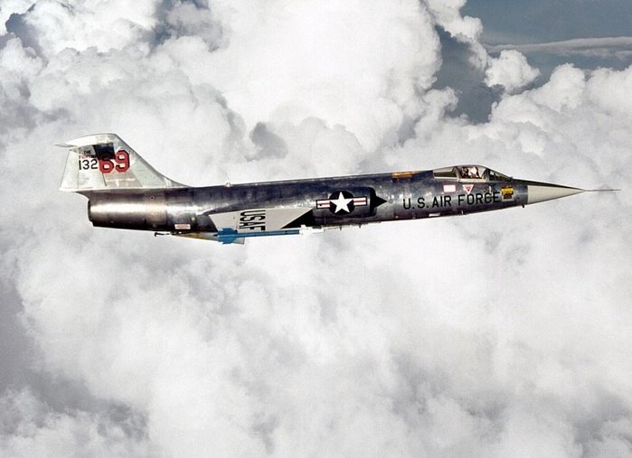 ̱   2  F-104. 翬 ҷõ     ϴ  ߿ ߴ < Public Domain >