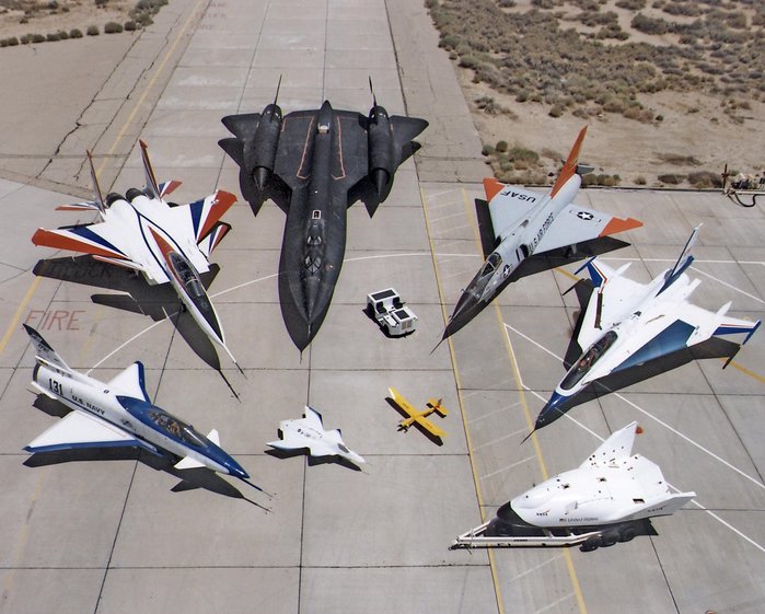 NASA ׽Ʈ װ ڸ  . ·κ  ٱ X-31, F-15 ACTIVE, SR-71, F-106, F-16XL, X-38, ׸  X-36  װ. (ó: NASA)