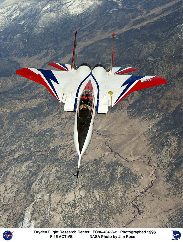 鿡 ٶ F-15 ACTIVE . F-15 ACTIVE ī F-18  缳 , ü ũ ȸ  ־ ߷   ȯ     ְ ߴ. <ó: NASA>
