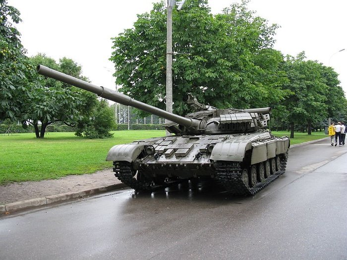 T-64B < ó: (cc) Andrew Bossi at Wikimedia.org >