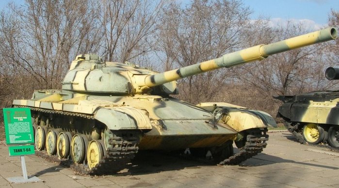 T-64   Object 432 Ÿ < ó: (cc) Alexander Chebanenko at Wikimedia.org >