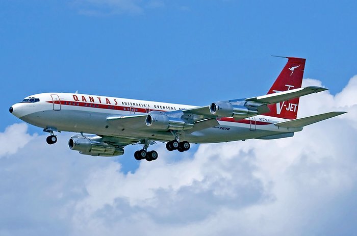 E-3 ü  Ʈϸ  װ Ÿ(Quantas) װ (Boeing) 707-320 . (ó: Public Domain)