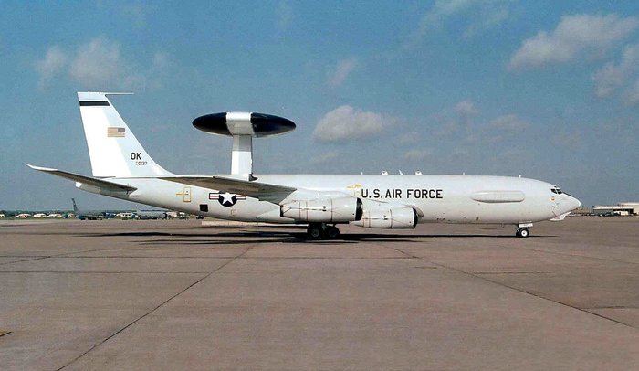 鿡  E-3 Ʈ . E-3  707-320 ױ ü  ȸ ̴  ̴. (ó: Western Air Defense Sector/WADS, Courtesy Photo)