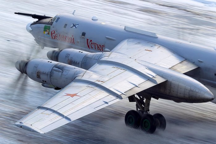 Tu-95 ݱ ø  ô뿡 Ȱ ǥ Ÿ  ϴ. <ó : Mil.ru at wikimedia.org>