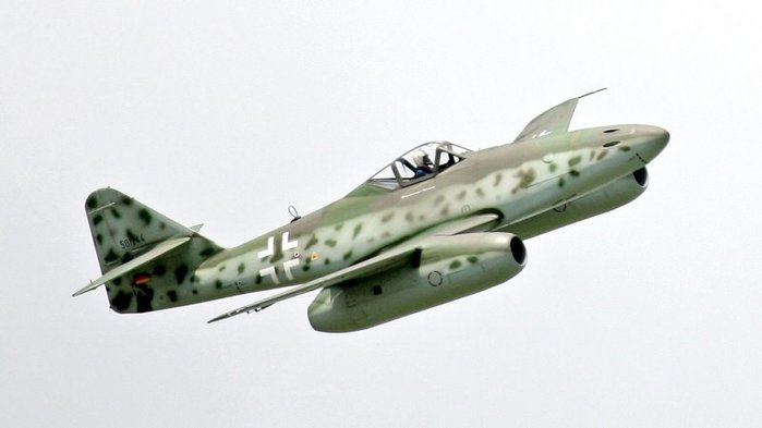2006 ù   Me 262 ǰ. < ó: (cc) Noop1958 at Wikimedia.org >